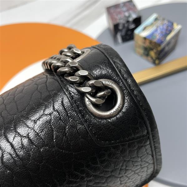 2026127204341184 620